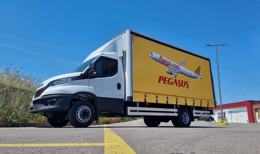 Servicefahrzeug für das Flughafenvorfeld