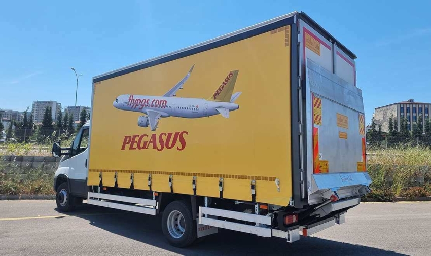 Servicefahrzeug für das Flughafenvorfeld