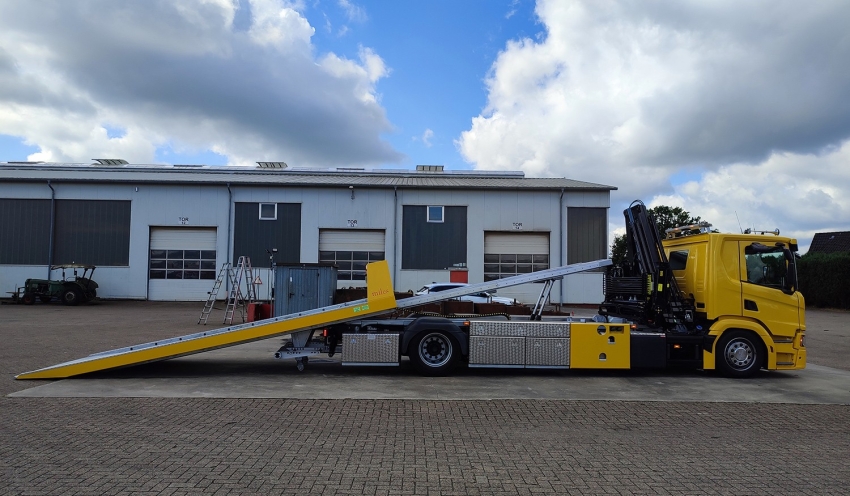 Sliding Type Crane Equipped Lift Away Truck