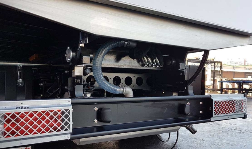 Mobile Garbage Truck